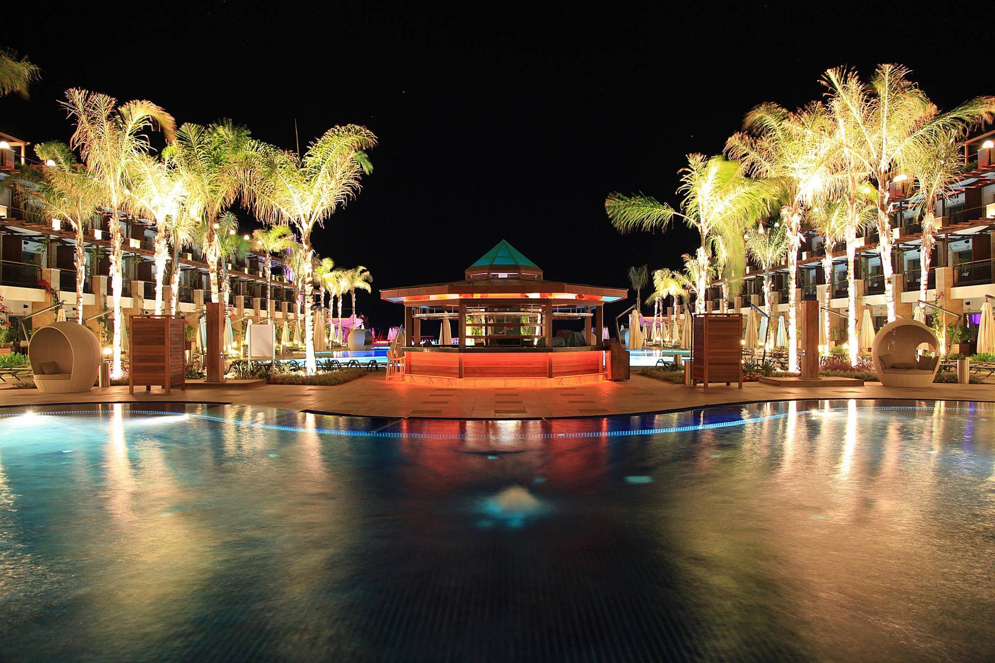 Cratos Premium Hotel, Casino, Port & Spa 凯里尼亚 设施 照片